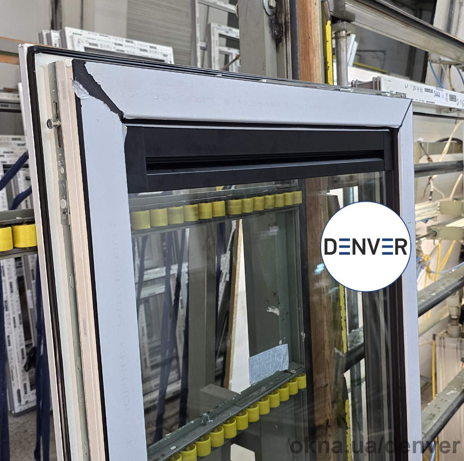 Window Ventilator Integrated into the Insulated Glass Unit